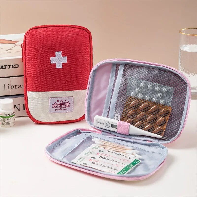 Portable Emergency First Aid K - First Aid Bag Kit 리뷰 및 가격